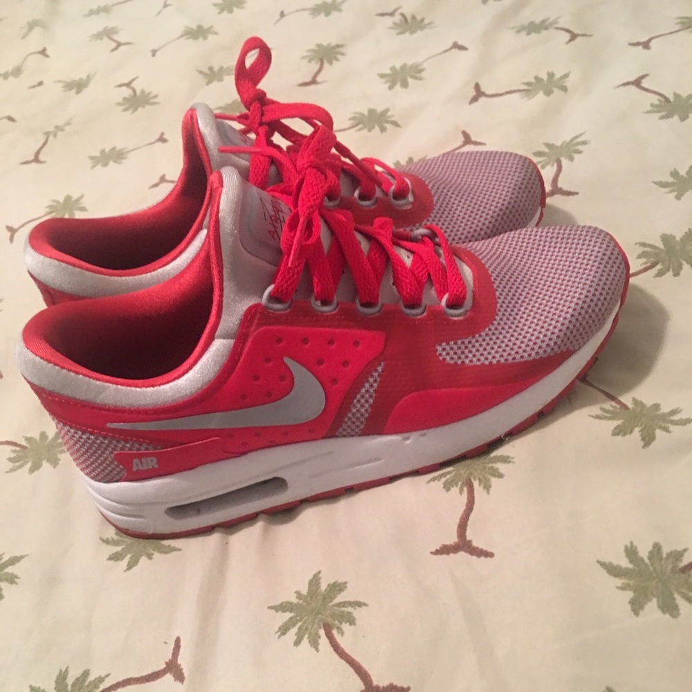 Red Nike Air Max